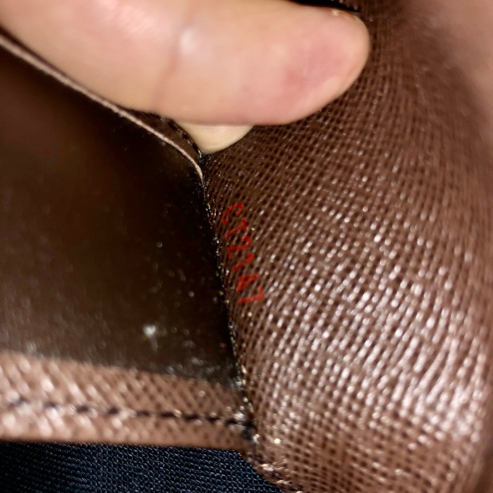 Authentic Louis Vuitton key case - Picture 5 of 5
